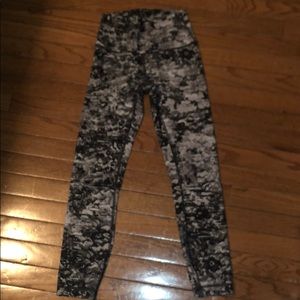 Lulu lemon wunder under